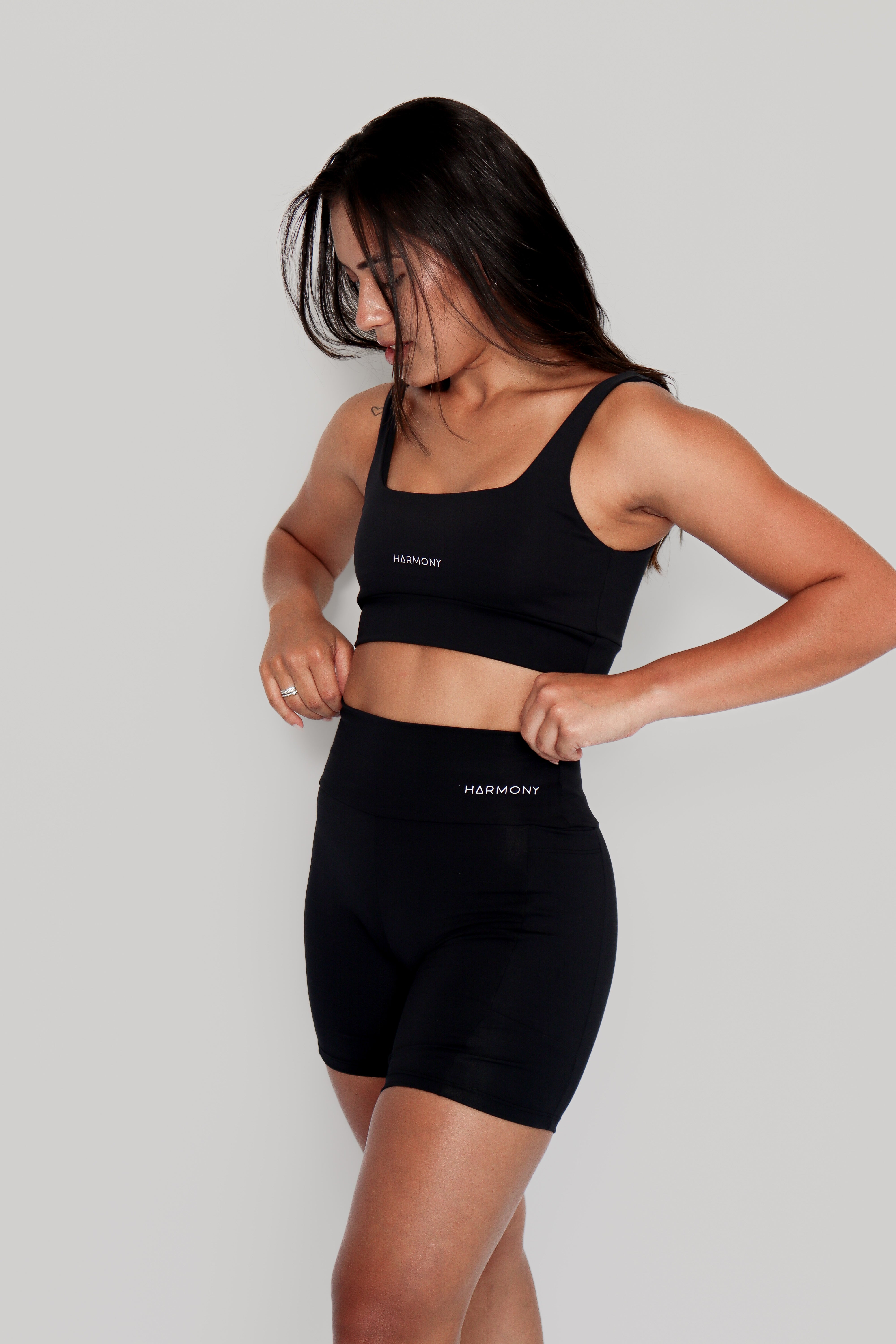Short Essence Preto